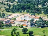 Hostellerie de la Sainte-Baume, vue de l'esplanade de la grotte